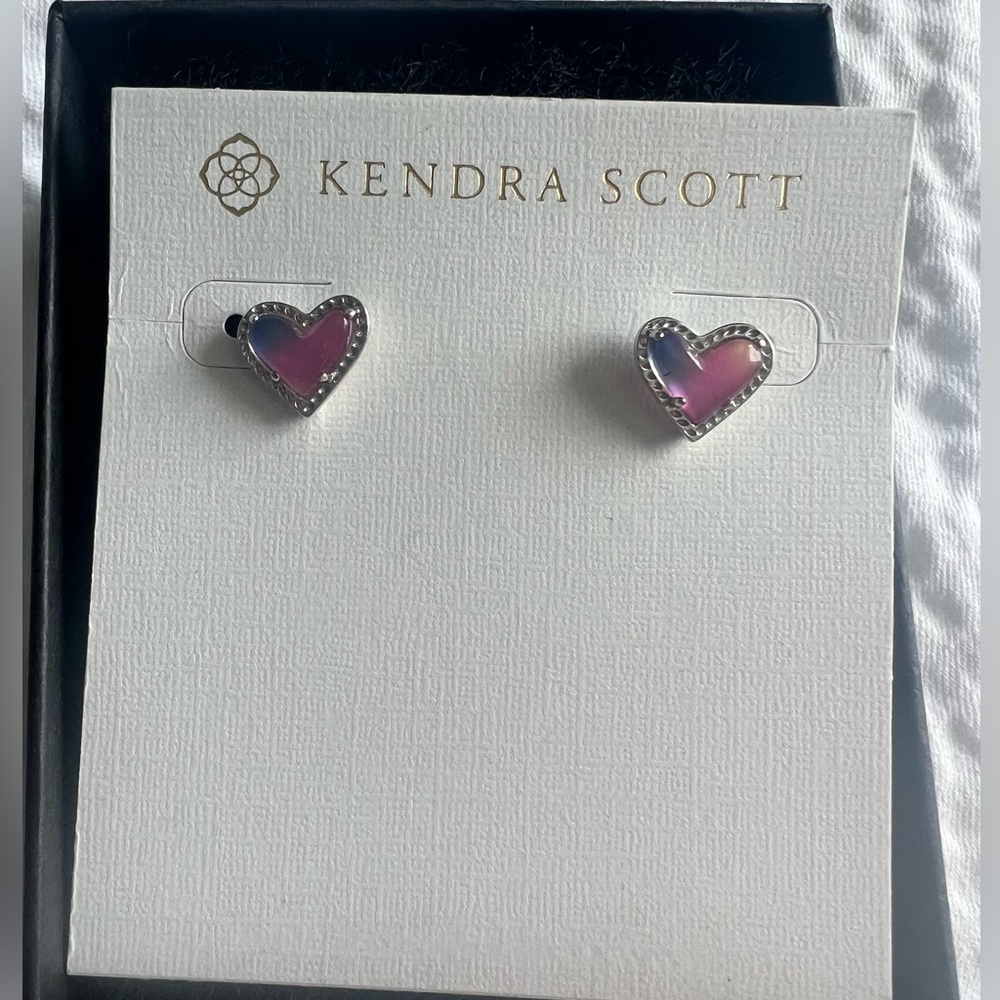 Kendra Scott Ari heart silver stud earrings